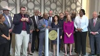 Houston Mayor Sylvester Turner issues emergency health declaration
