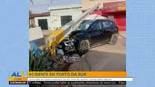 Ve&iacute;culo colide com poste e deixa turistas feridos no Litoral Norte - 30/01/26