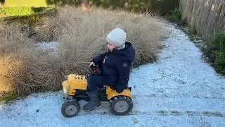 Inias in de eerste sneeuw