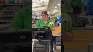 The cashiers reaction to googly eyes is hilarious 🤣