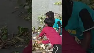 Magnet Fishing in Kolkata Went Wrong! Magnet Nadi Mein Phas Gaya 😨#shorts #tranding