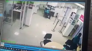 cctv footage of sensational Rs 1494315 loot in axis bank in machhlishahr jaunpur