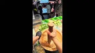 Live broadcast of street food specialties and fruit delicacies