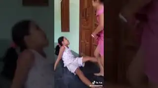 Khi 2 chị em trẻ tr&acirc;u đ&aacute;nh nhau.