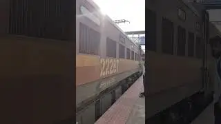 22610/Coimbatore - Mangaluru Central Intercity SF Express, Tirur railway station #indianrailways