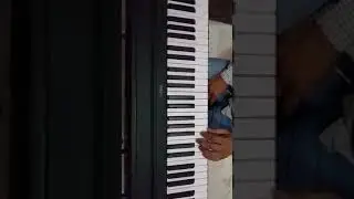 C Major Scale like a pianist.  Begginer Piano Lesson