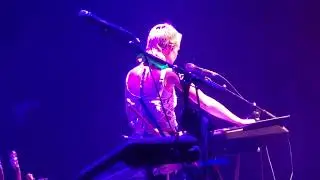 Meg Myers- Bluebird (Front Row- Full Song Live)