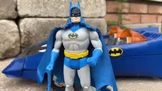 Краткий обзор фигурки Бэтмена Super Powers от McFarlane Toys.