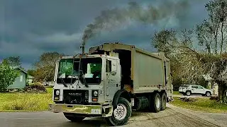 Roaring Womack Mack MR Ez-Pack Goliath Rear Loader Garbage Truck Packing Heavy Trash