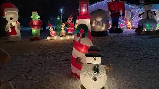 Gemmy 2006 Christmas Animated Airblown Inflatable Lighthouse with Rotating Beacon