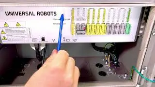#2 Universal Robots   Control Box