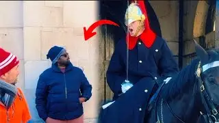 Турист связался не с тем королевским гвардейцем.