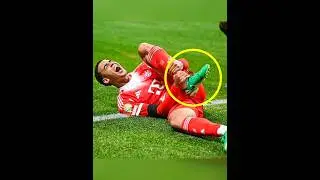 Football players' reactions to serious injuries #1