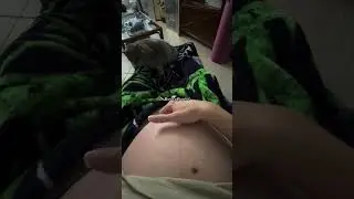 Baby Responds to Moms tap at 9 Months of Pregnancy