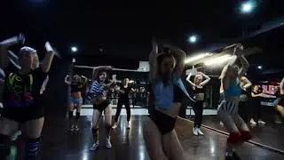 Rihanna ft  Chris Brown   Birthday Cake   DJ Trendsetter Remix   Italianka Booty Boom Twerk
