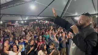 Comunidade católica proclamai noite carismática