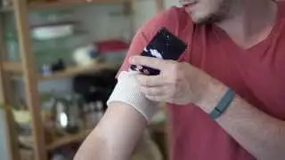 Make a Smartphone-Holding Exercise Armband Out of a Sock