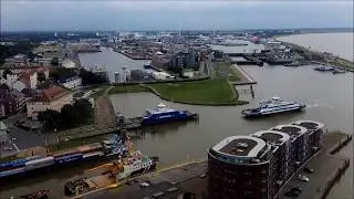 Weserfähre Bremerhaven legt an