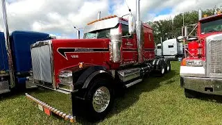 Красный Western Star 4900EX 2020 года на выставке Clifford Truck Show 2025.