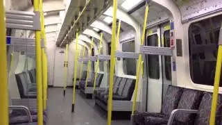 (Phone) Riding on board an empty Circle Line C Stock train from Farringdon to Kings Cross