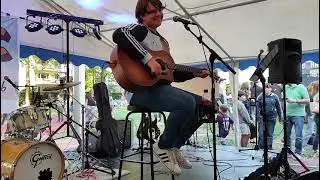 Noel Gallagher cover of 