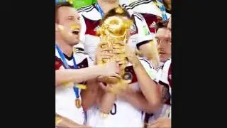 ERIK DURM KISSES THE WORLD CUP