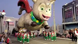 Universal Holiday Parade
