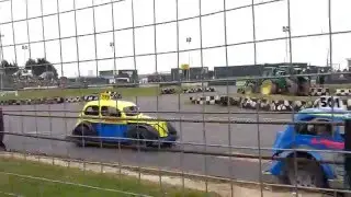 Skegness Banger Racing @ Skegness Stadium in Skegness in Lincolnshire 2016 (HD Video 9)