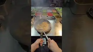 Жарила что-то 🥰😆🥓🍗 #еда #вирусное_видео #уличная_еда