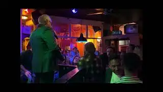 Caf&eacute; Jantje van Leiden. Met zanger Jan Raats