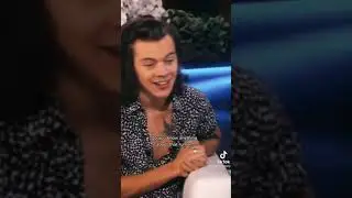 Rumour: Harry gave 1989 Roses to Taylor Swift 🤣#harrystyles #shorts #taylorswift #rose #onedirection