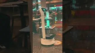 Saha Robotik&rsquo;in Speedy Robotları, şimdi Zorlu Center&rsquo;da! #speedy #robot #zorlucenter #robotic