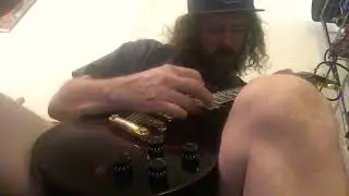 Play that riff (to advanced for Daniel cause it&rsquo;s in Bm edition)