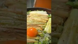 Egg Cracking Over Leeks - Soft Sizzle ASMR #ASMRCooking  #EggASMR #MinimalCooking #satisfyingsounds