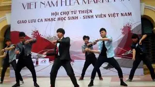 Chi Pu nhảy Gangnam Style cùng ST. 319 tại Flea Market