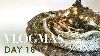 VLOGMAS DAY 18: Endless NYC takeout options, shortie socks, and a major gap in my day...
