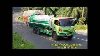 Truk engkel engkel beraduh kekuatan di Tanjakan Bukit Kodok 