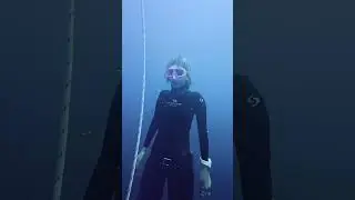 Free fall into my space. Freediving, 38 meters on one breath, 5 atm pressure. @lapshin_waterspace