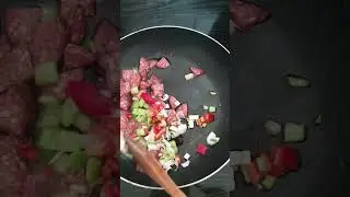 breakfast in the kitchen Завтрак  Кухня жарим парим яйшница