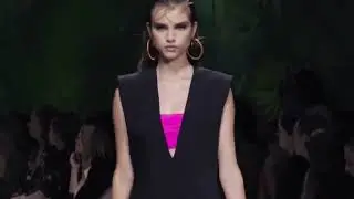 The Making of Versace Spring/Summer Women's Collection: Behind the Scenes