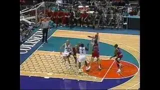 Scottie Pippen 14 assists vs. Hornets, 1996 (72-10 season)