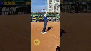 Slice serve with pronation.  Різана подача з пронацією.