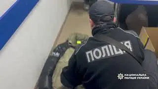 Заради грошей зв’язали літнє подружжя та онука: поліція оперативно затримала чотирьох нападників