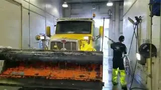 Snohomish County Fleet Services Mechanics Super Quick Snow Plow Blade Edge Change