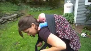 Strapless Back Carry with Newborn Podeagi.wmv
