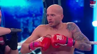 Full fight: Maciej 