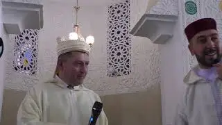 شاب من بلد فرنسا اعتنق الاسلام يوم الجمعة في مسجد التقوة ببني سنوس مشاء الله الله أكبر