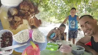 ENCONTRAMOS UVAS, DIA de PLAYA en FAMILIA: CHICHARRONES deliciosos, FRUTAS y m&aacute;s a la ORILLA del MAR