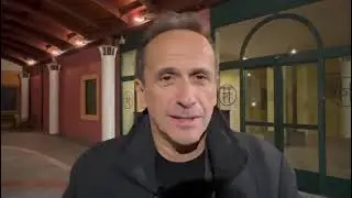 Sassano (SA) -  𝐑𝐢𝐬𝐚𝐭𝐞, 𝐚𝐩𝐩𝐥𝐚𝐮𝐬𝐢 𝐞 𝐬𝐨𝐥𝐝 𝐨𝐮𝐭: 𝐔𝐜𝐜𝐢𝐨 𝐃𝐞 𝐒𝐚𝐧𝐭𝐢𝐬 𝐭𝐫𝐚𝐯𝐨𝐥𝐠𝐞𝐧𝐭𝐞 𝐚 𝐒𝐚𝐬𝐬𝐚𝐧𝐨  (29.11.25)
