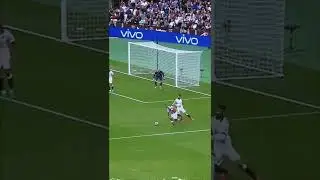 Dimitri Payet passes 🥶